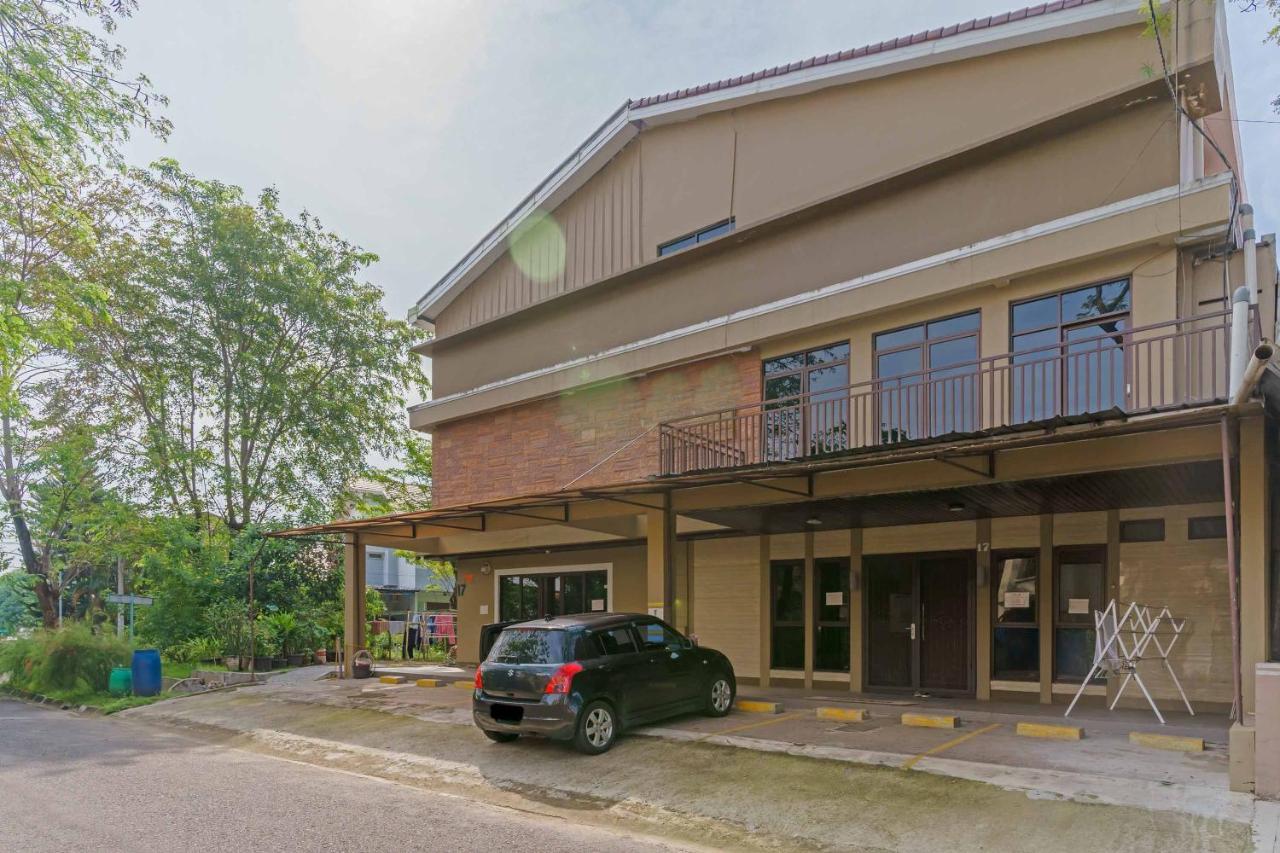 Koolkost Syariah At Taman Simprug Cikarang Hotel Bekasi Kültér fotó